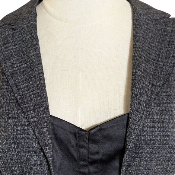 Stooshy Y2K Black and Gray Tailored Vest Top - Picture 2 of 6